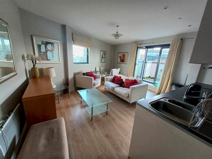 2 Bedroom Flat To Rent In Galleon Way, Cardiff, CF10