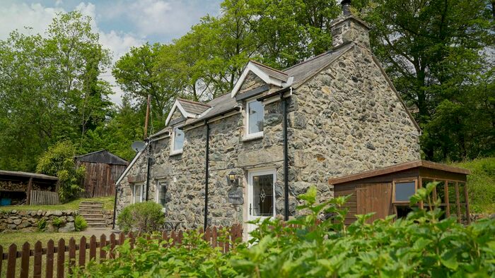 3 Bedroom Detached House For Sale In Hermon Bach, Llanfachreth, Dolgellau, Gwynedd, LL40