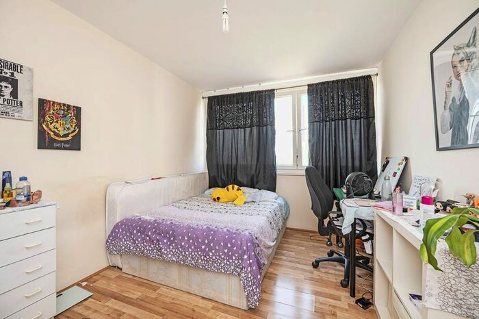 3 Bedroom Flat To Rent In Bethune Road, Stoke Newington, London, N16