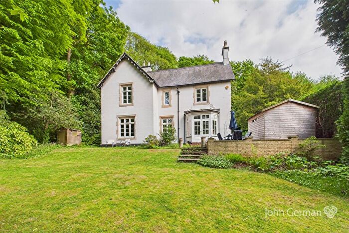 5 Bedroom Detached House For Sale In Newton Road, Burton-on-Trent, DE15