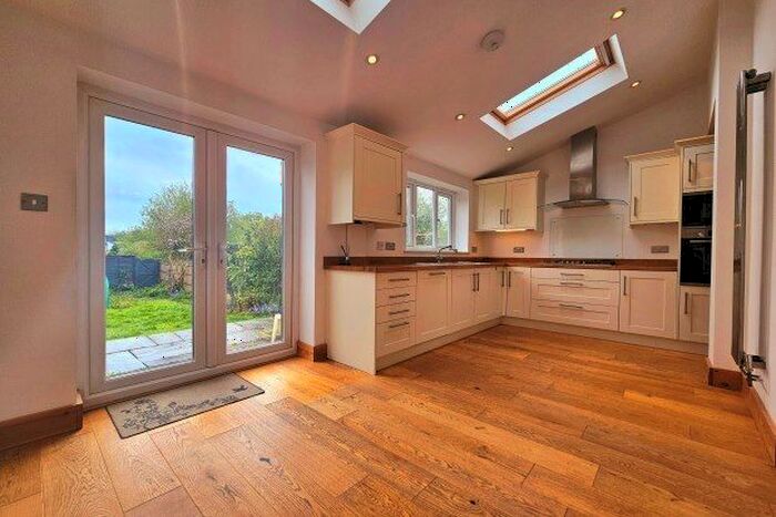 3 Bedroom Property To Rent In Palace View, Bromley, BR1