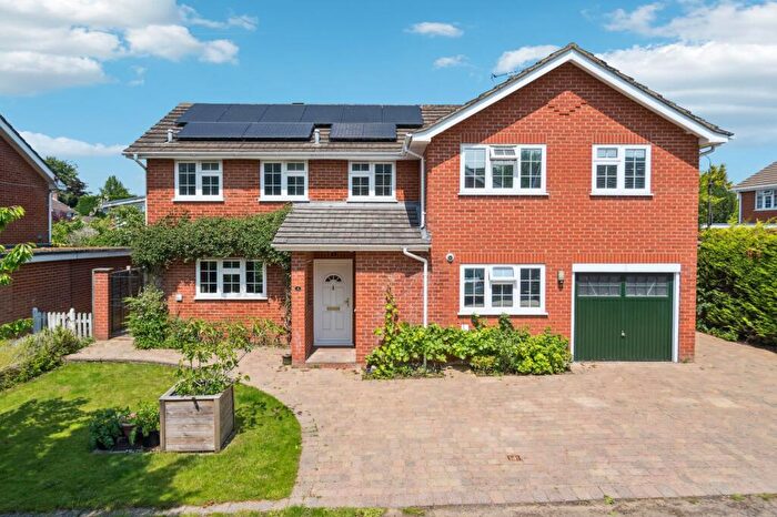 4 Bedroom Detached House For Sale In Manor Farm Way, Seer Green, HP9