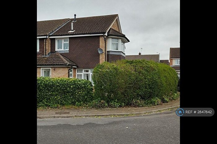 3 Bedroom End Of Terrace House To Rent In Richmond Road, Bedford, MK45