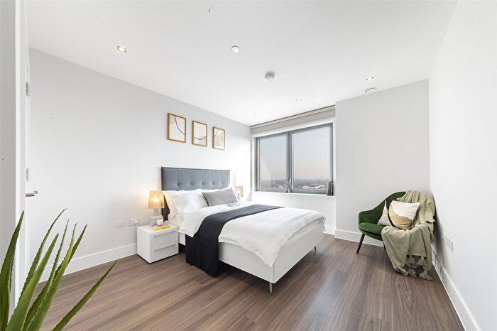 1 Bedroom Flat To Rent In Uncle Southall, Merrick Road, Southall, UB2