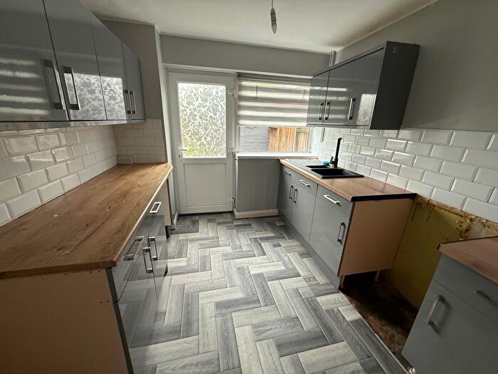 3 Bedroom Semi-detached House To Rent In Birchwood Road, Alfreton, DE55