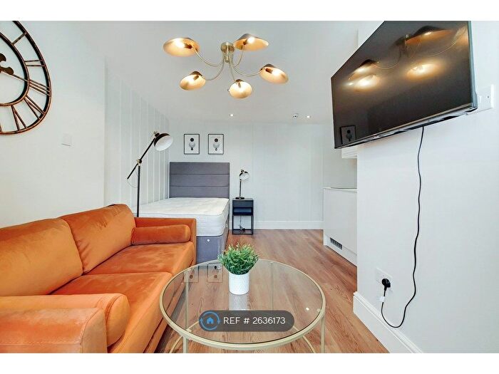 Studio To Rent In Gloucester Place, London, NW1