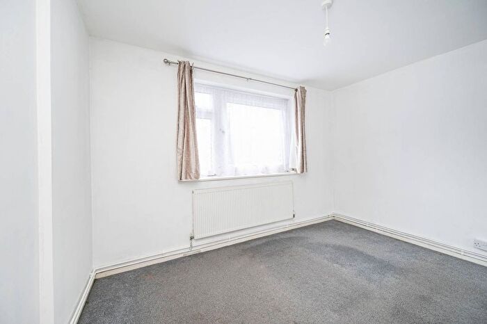2 Bedroom Flat For Sale In Ellsworth Street, Bethnal Green, London, E2