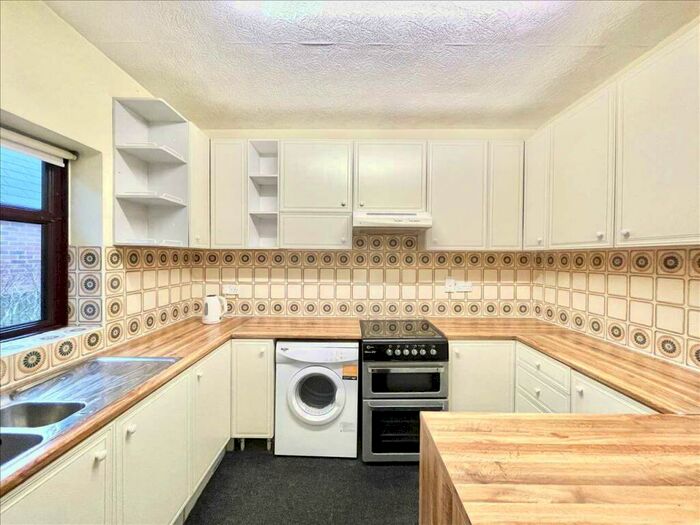 3 Bedroom Bungalow For Sale In Cedar Avenue, Kirkby In Ashfield, NG17