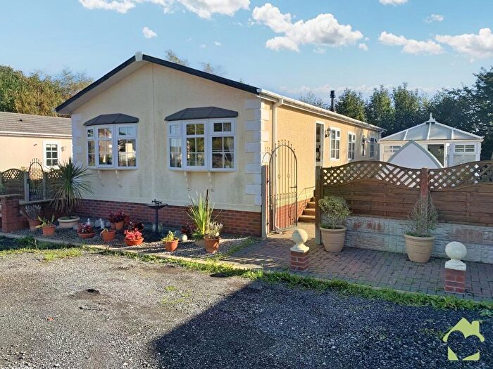 2 Bedroom Park Home For Sale In West End Residential Park, Blackpool Road, Kirkham, Preston, PR4