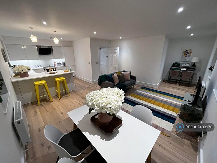 2 Bedroom Flat To Rent In Walton Road, East Molesey, KT8