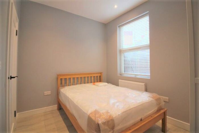 1 Bedroom Detached House To Rent In Okehampton Street, Exeter, EX4