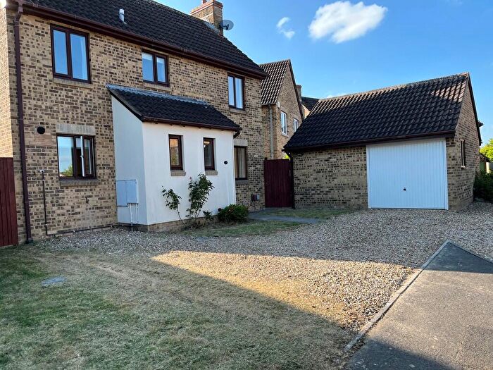 3 Bedroom Detached House To Rent In Grindal Drive, Grange Park, Swindon, SN5