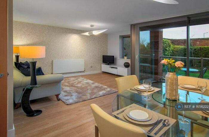 2 Bedroom Flat To Rent In Fairlawn Road, Lytham, Lytham St. Annes, FY8