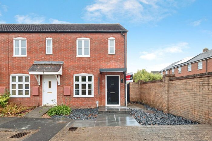 2 Bedroom End Of Terrace House For Sale In Melrose Court, Banbury, Oxfordshire, OX16