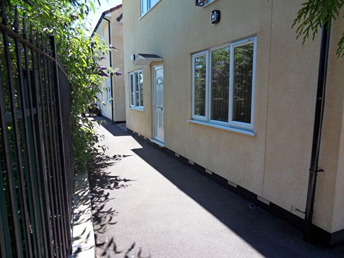 1 Bedroom Flat To Rent In Frederick Court, F, Bath Road, Longwell Green, BS30