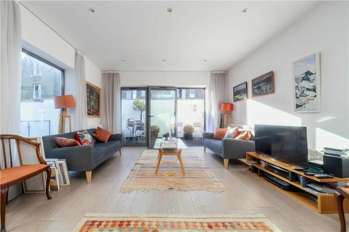 2 Bedroom Property To Rent In Balfour Lofts, County Street, London, SE1