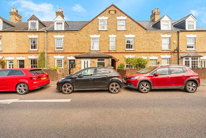 4 Bedroom Town House For Sale In Sun Street, Biggleswade, SG18