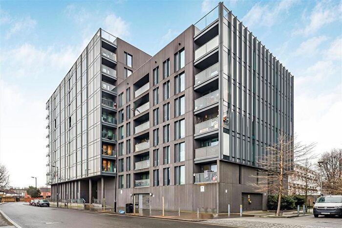 1 Bedroom Flat To Rent In Chambers Street, London, SE16