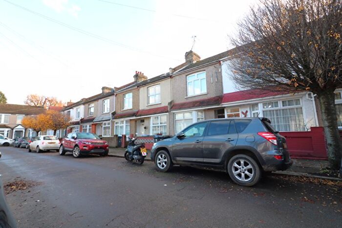 2 Bedroom Terraced House To Rent In Sunnyside Road South, London, N9