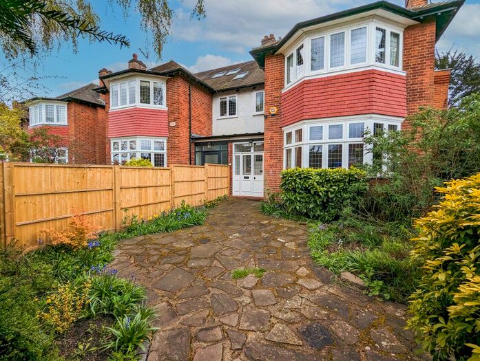 4 Bedroom Semi-Detached House To Rent In Upper Richmond Road West, Richmond, TW10