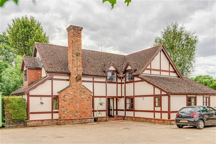 6 Bedroom Detached House To Rent In How Green Farm, Baldock Road, Buntingford, SG9