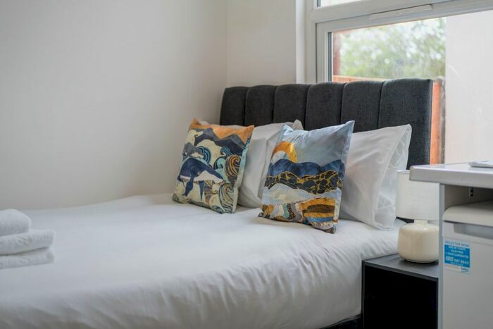 1 Bedroom Studio To Rent In Selwyn Road, London, NW10