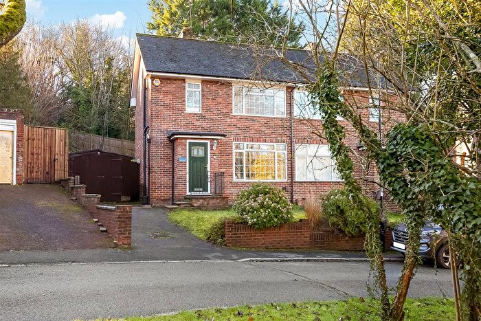 3 Bedroom Semi Detached House For Sale In Barn Crescent, Purley, CR8