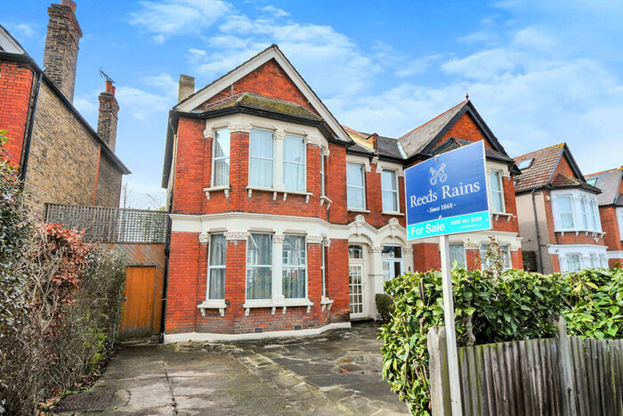 5 Bedroom Semi Detached House For Sale In Thornsbeach Road, London, SE6