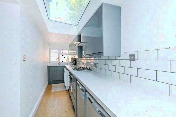 2 Bedroom Flat To Rent In Landor Road, London, SW9
