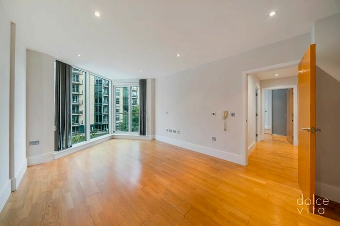 2 Bedroom Flat To Rent In Commodore House, London, SW18