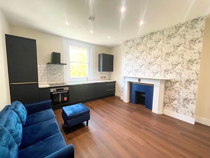 2 Bedroom Apartment To Rent In Flat, Euston Place, Leamington Spa, CV32