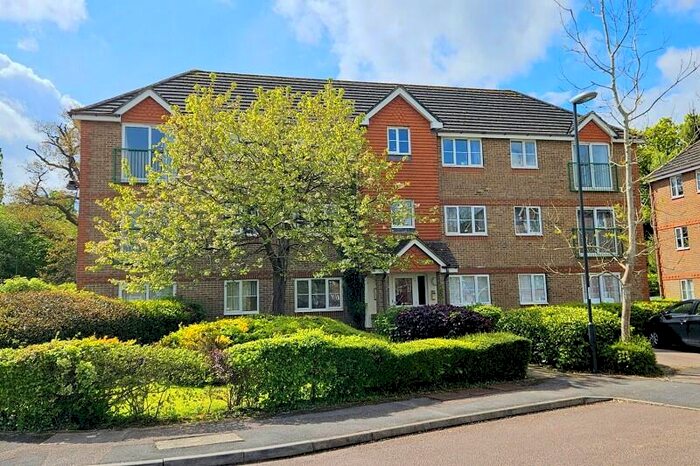 2 Bedroom Flat To Rent In Fenchurch Road, Maidenbower, Crawley, West Sussex., RH10