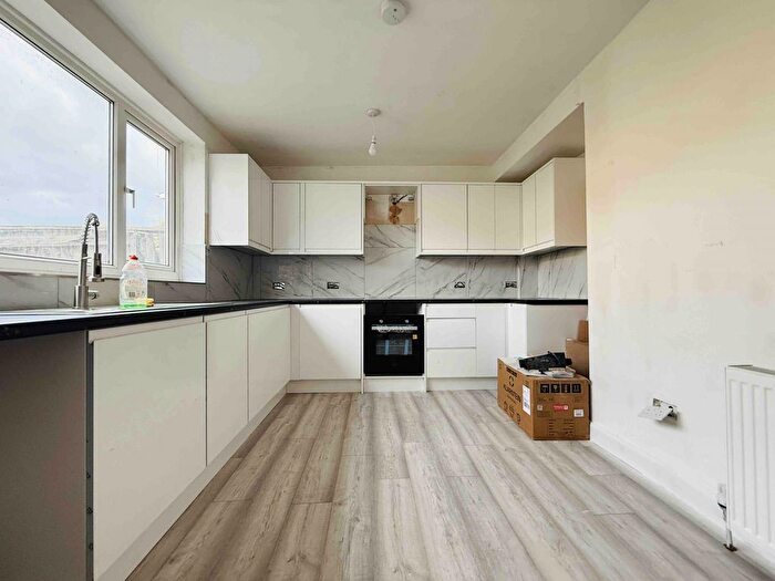 3 Bedroom Terraced House To Rent In Boxgrove Road, London, SE2