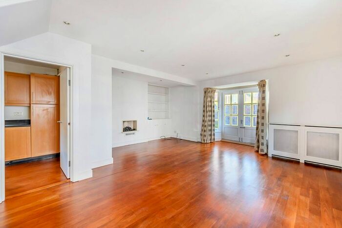 3 Bedroom Property To Rent In Limerston Street, Chelsea, London, SW10