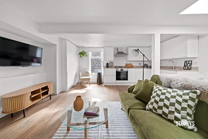 2 Bedroom Flat To Rent In Shoreditch High Street, Shoreditch, E1