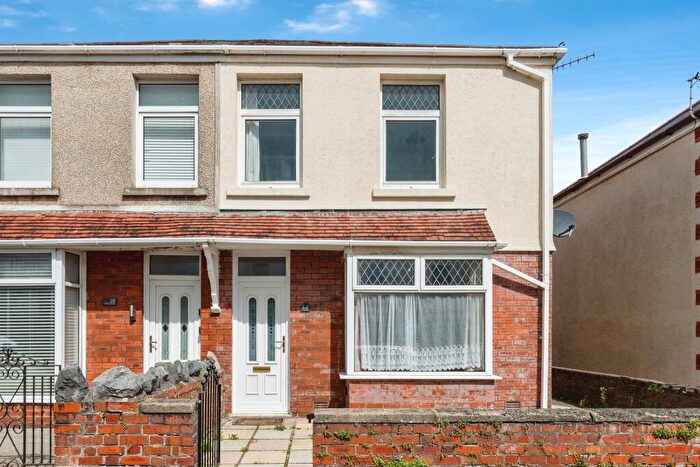 3 Bedroom Flat For Sale In Walters Street, Manselton, Swansea, SA5