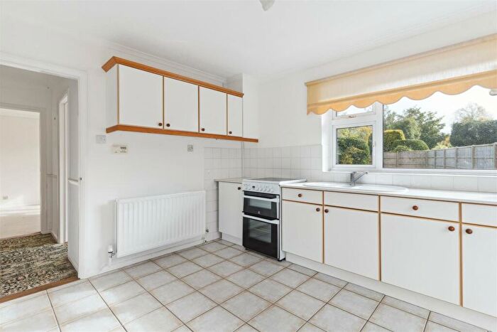 2 Bedroom Detached Bungalow For Sale In Ivy Lane, Stewkley, Buckinghamshire, LU7