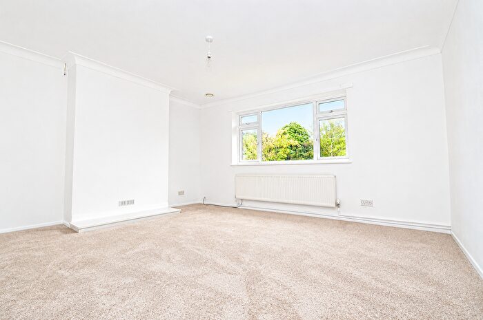 2 Bedroom Flat To Rent In Kingswood Road, Bromley, BR2