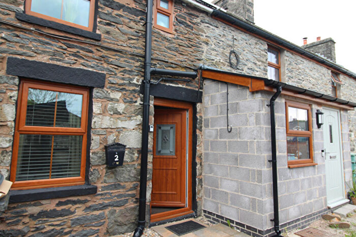 2 Bedroom Cottage To Rent In Jones Terrace, Cerrigydrudion, Cerrigydrudion, Conwy, LL21