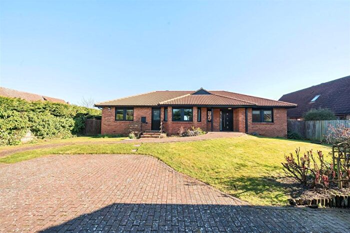 3 Bedroom Detached Bungalow For Sale In Sunderland Hill, Ravensden, MK44
