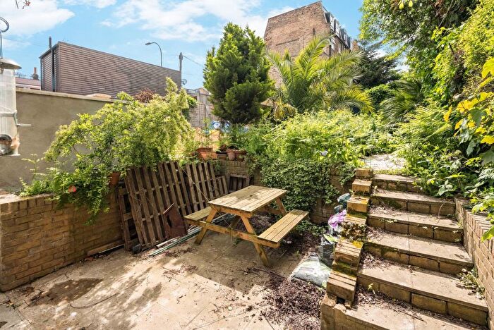 1 Bedroom Flat For Sale In New Cross Road, London, SE14