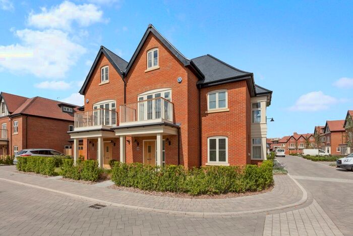 4 Bedroom Semi-Detached House To Rent In Laychequers Meadow, Taplow, Maidenhead, SL6