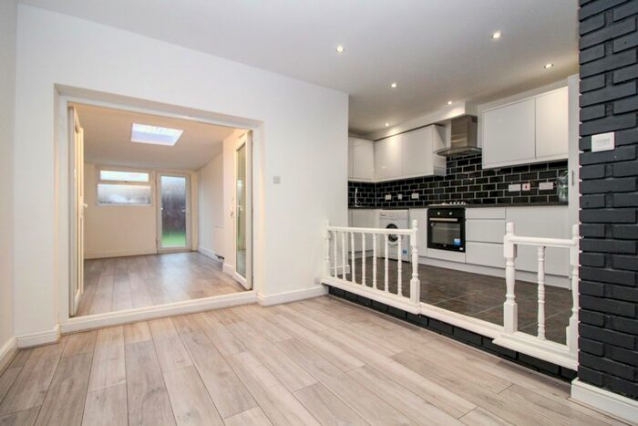 5 Bedroom Terraced House To Rent In Essex Road, Barking, IG11