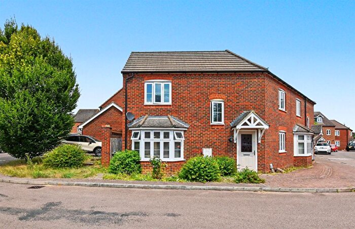 3 Bedroom Semi Detached House To Rent In Brampton Field, Ditton, ME20