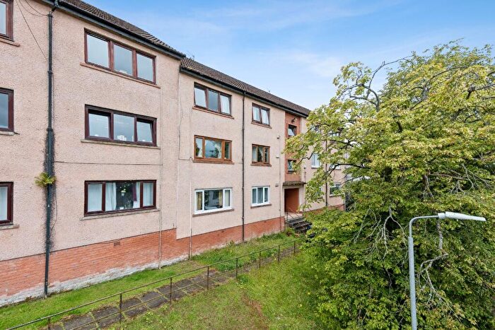 2 Bedroom Flat To Rent In Divernia Way, Barrhead, East Renfrewshire, G78