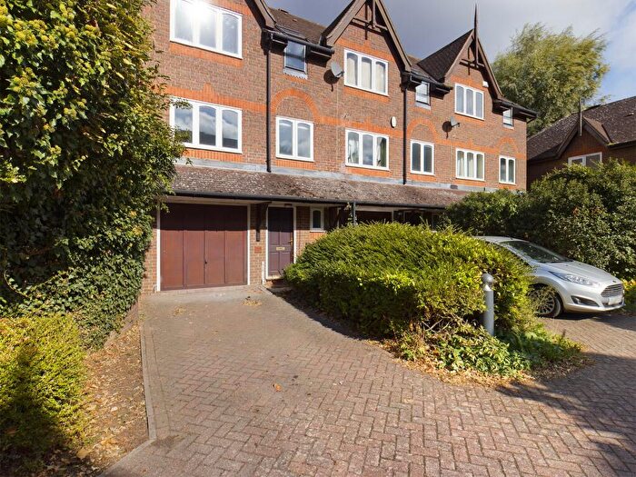 3 Bedroom Town House To Rent In Mariners Way, Cambridge, Cambridgeshire, CB4
