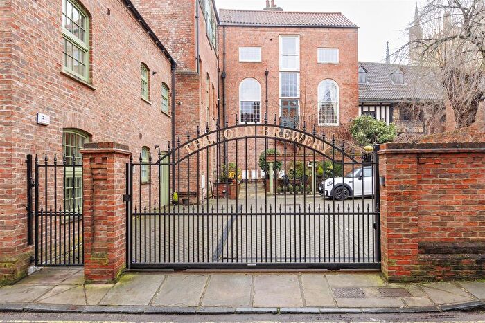 3 Bedroom Flat For Sale In The Old Brewery, Ogleforth, York, YO1