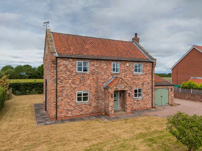 3 Bedroom Detached House For Sale In Moss Road, Moss, Doncaster, DN6