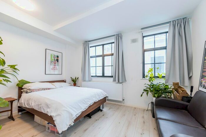 Studio To Rent In Holloway Road, Holloway, N7