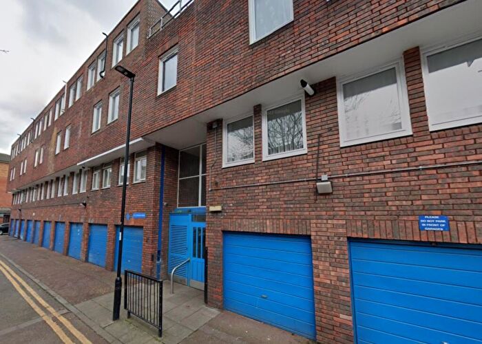 1 Bedroom Terraced House To Rent In Pickwick Mews, London, N18